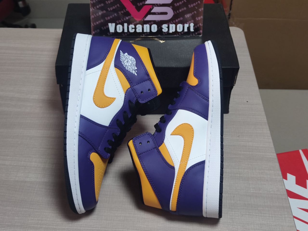Jordan 1 Mid Lakers DQ8426 517