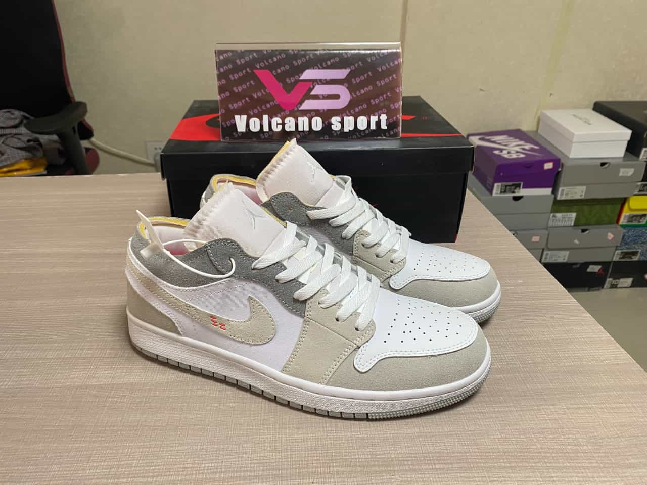 Jordan 1 Low Inside Out White Phantom DN1635-100