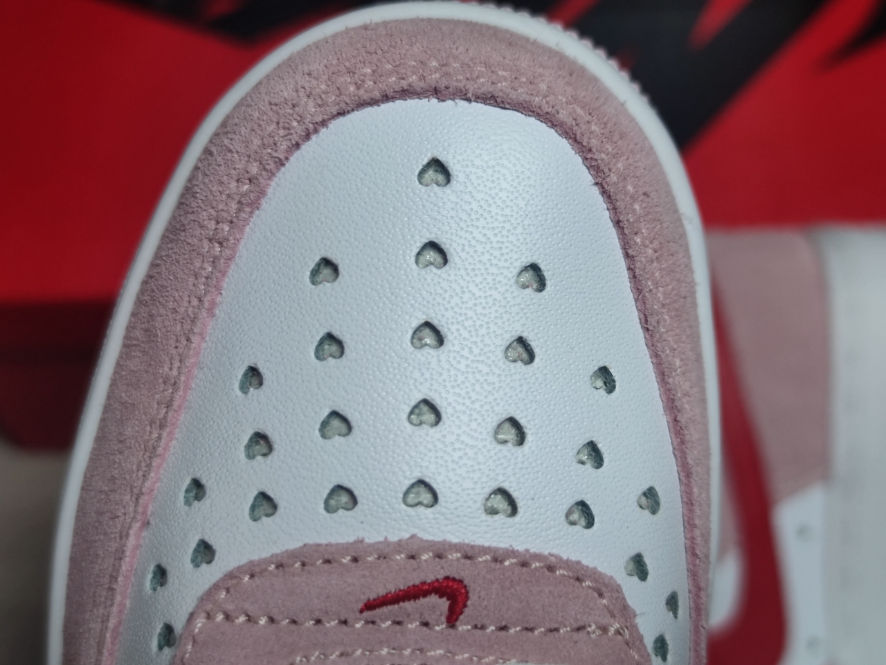 Air Force 1 Low '07 QS Valentine's Day Love Letter DD3384 600