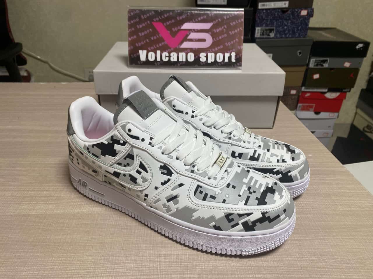 Air Force 1 Low Digi Camo 520505-100