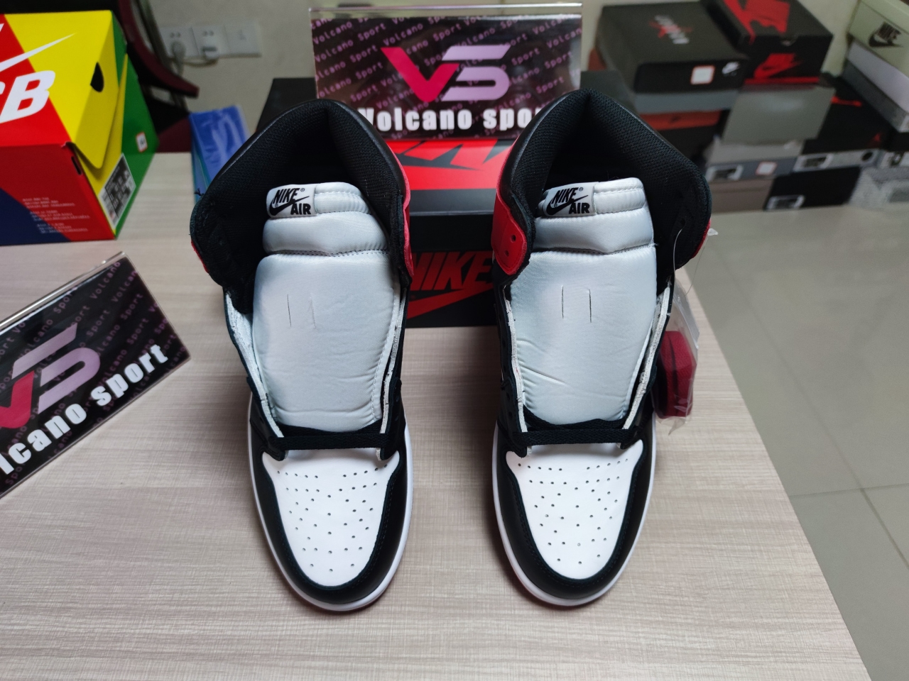 Wmns Jordan 1 High OG 555088 125