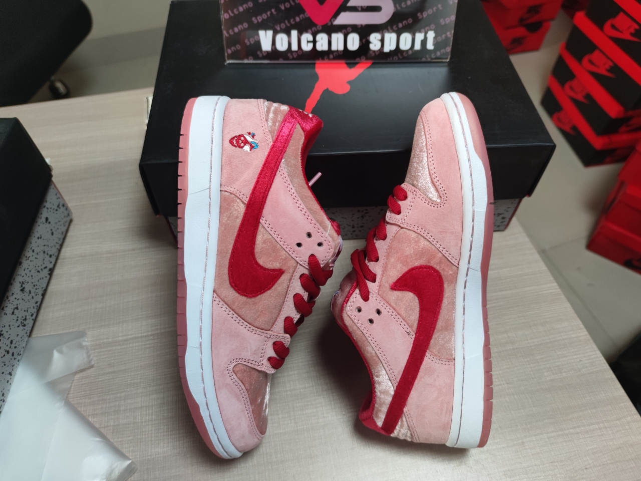 StrangeLove x SB Dunk Low PRO CT2552-800