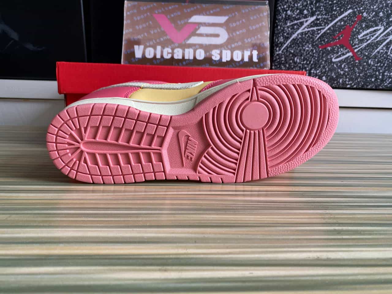 Nike Dunk Low Strawberry Peach Cream DH9765-200