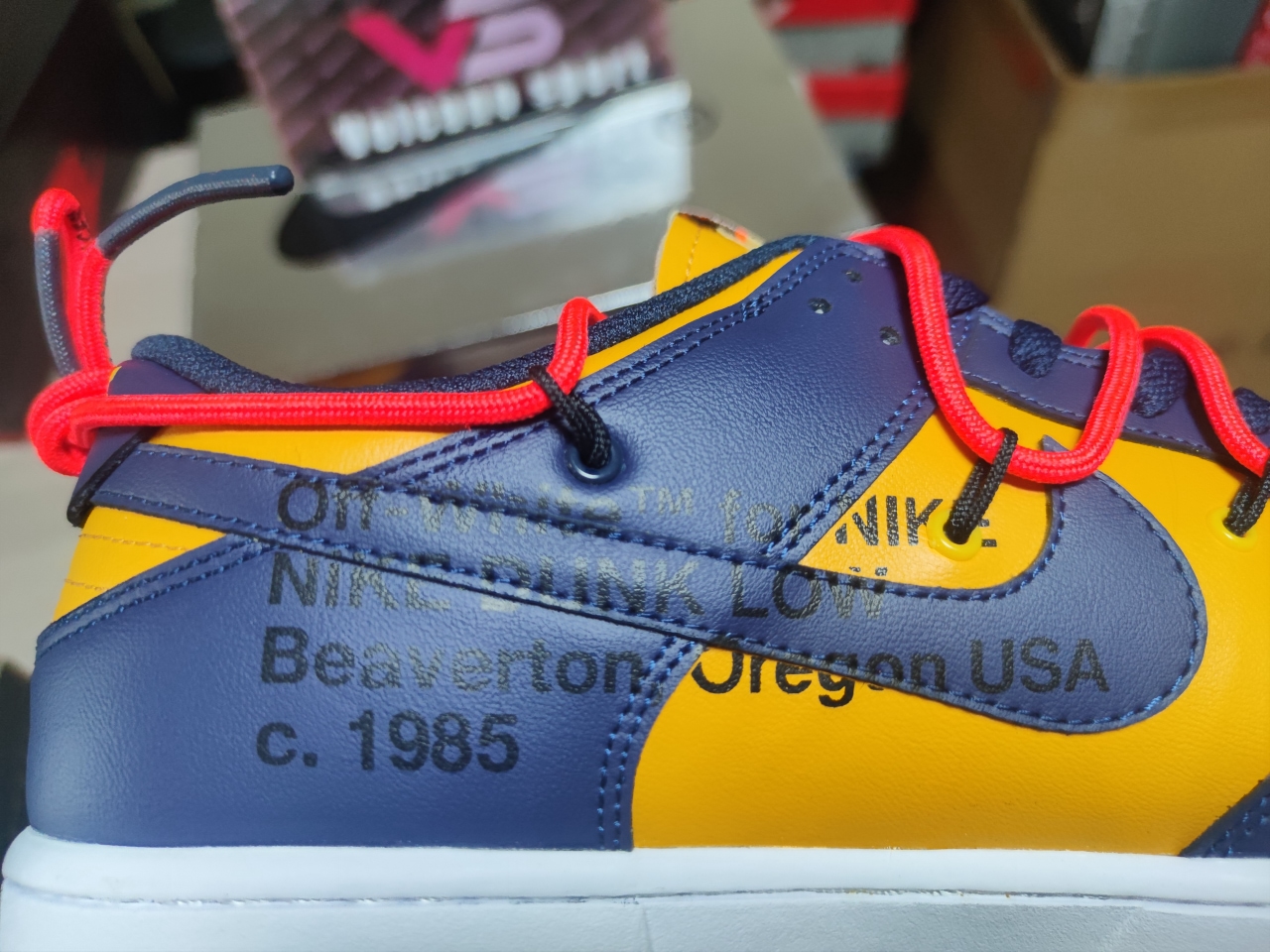 Dunk Low Off-White University Gold Midnight Navy CT0856-700