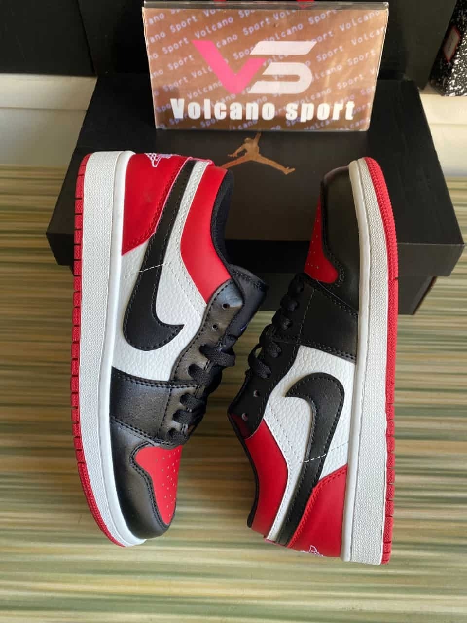 Air Jordan 1 Low Bred Toe 553558-126