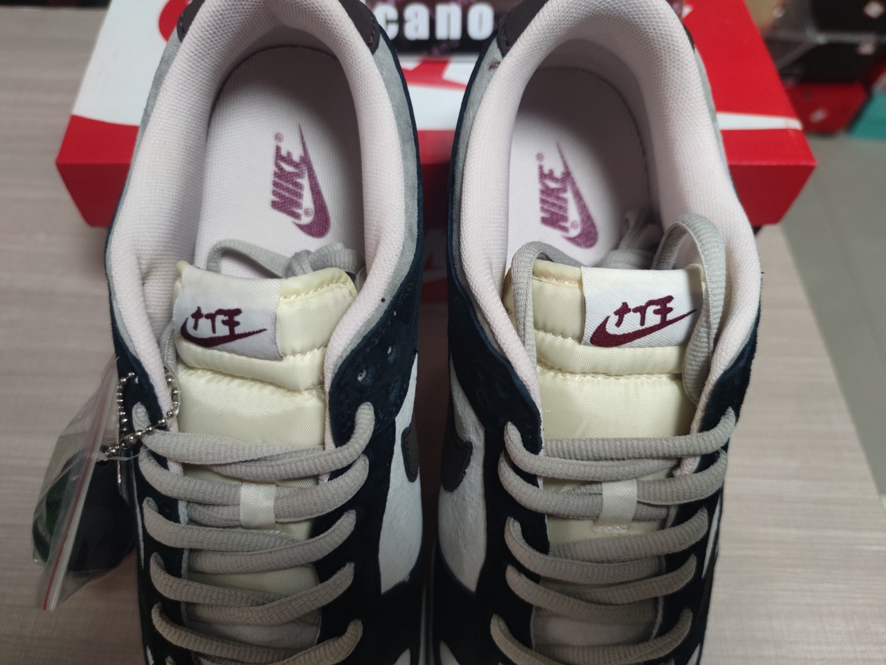 Dunk Katsuhiro o Tomo CU1726 990