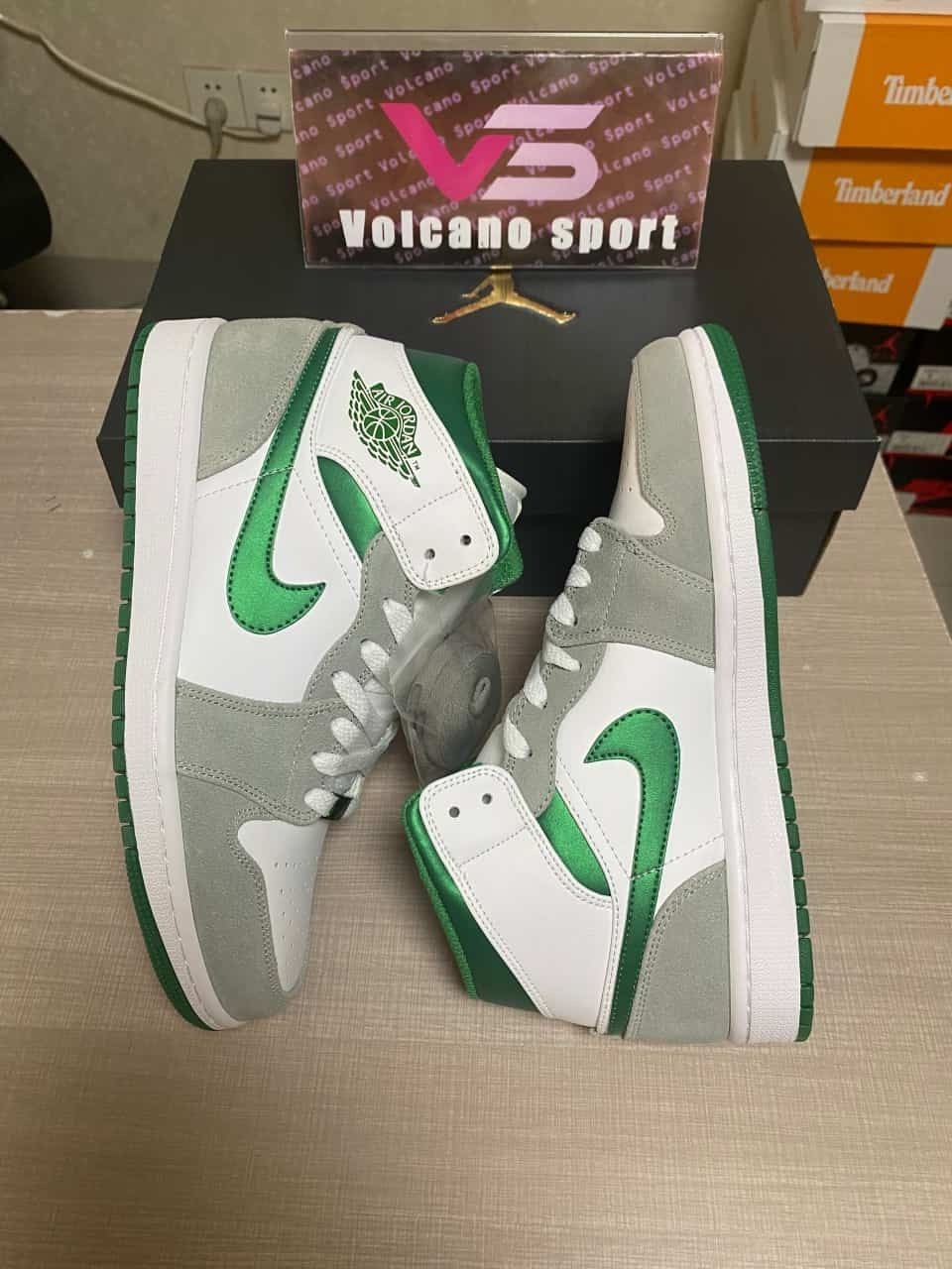 Jordan 1 Mid SE Grey Green DC7294-103