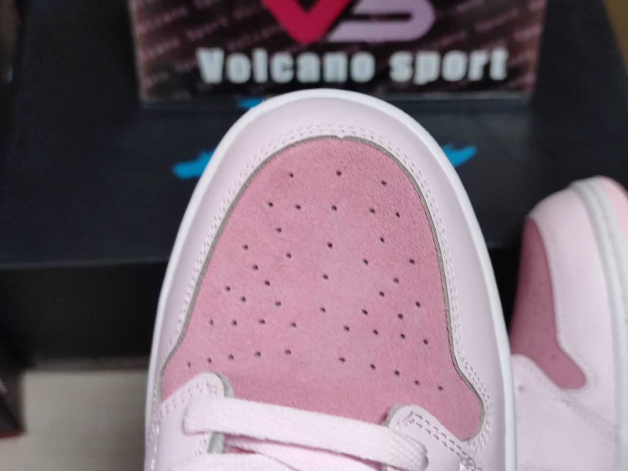 Jordan 1 Mid Digital Pink CW5379 600