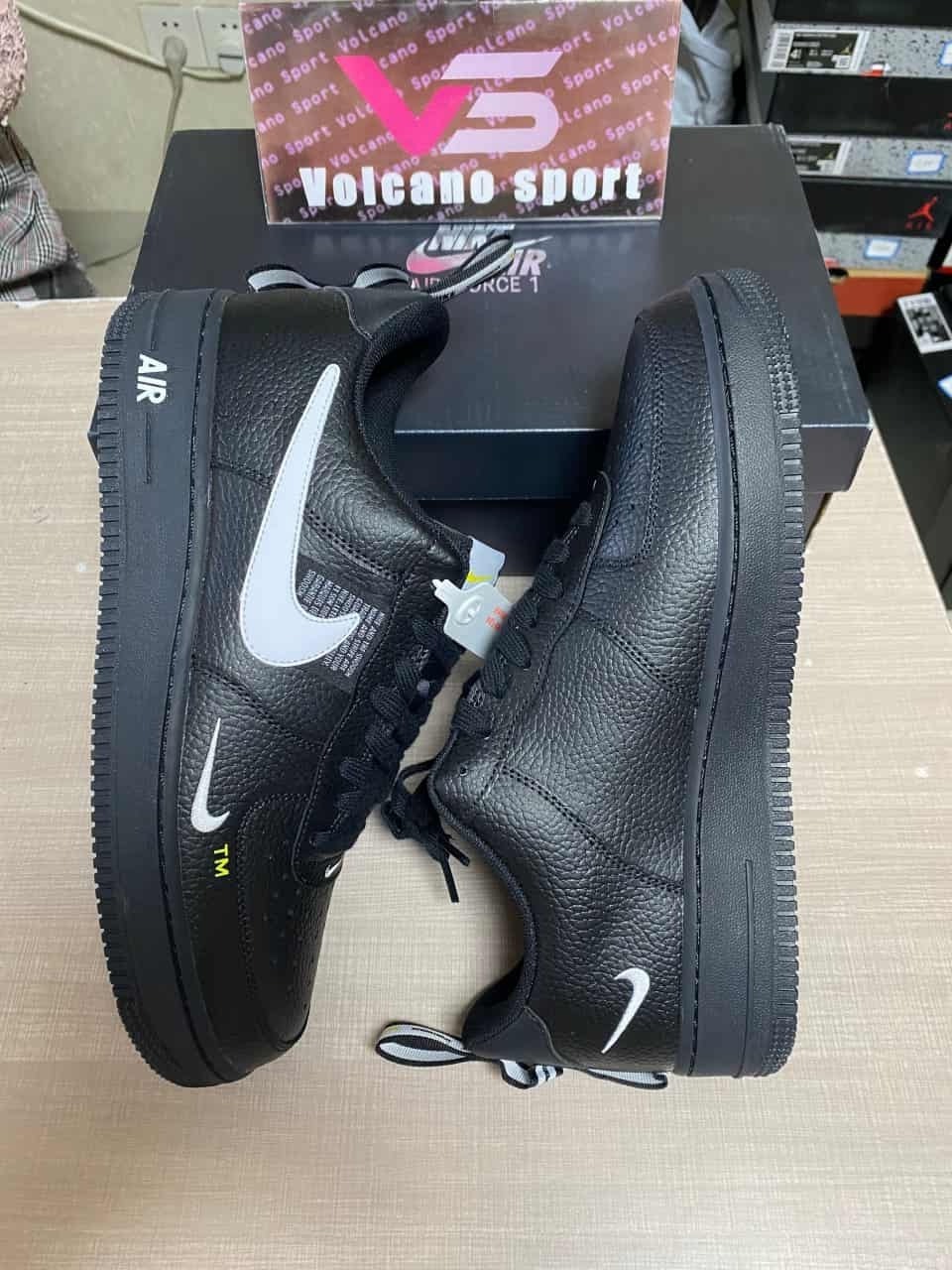 Air Force 1 Low Utility Black White AJ7747-001