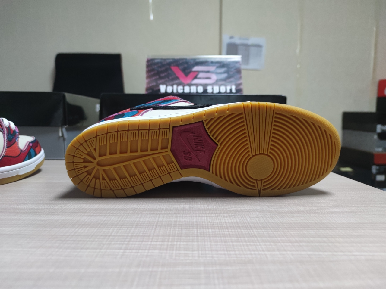 SB Dunk Low Pro Parra Abstract Art DH7695-600