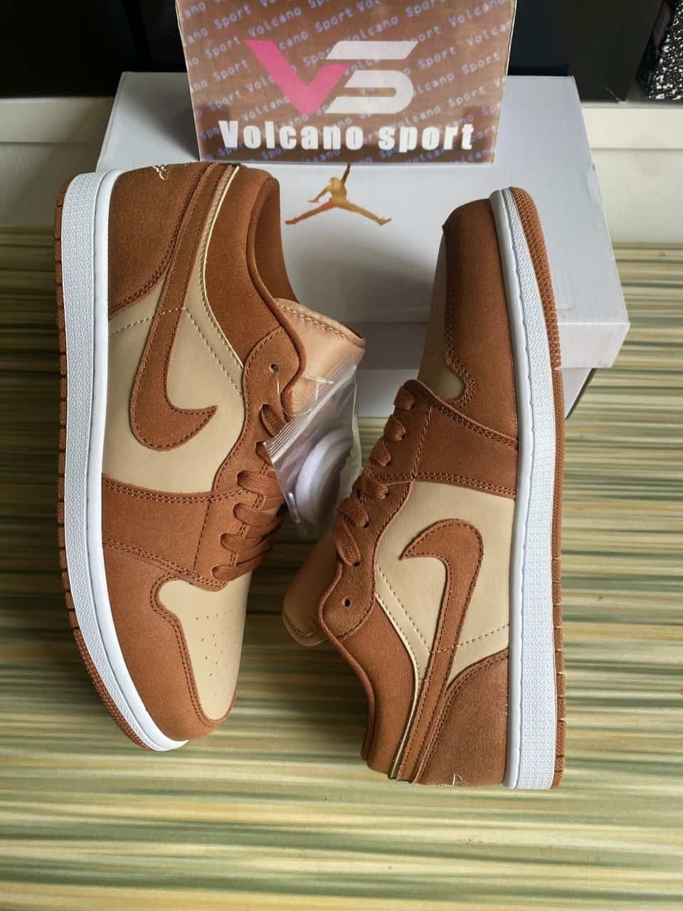 Jordan 1 Low SE Legend Coffee FJ3453-200