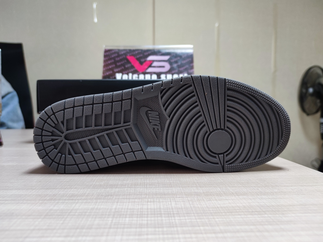 Jordan 1 Low Black White Wolf Grey Infrared 23