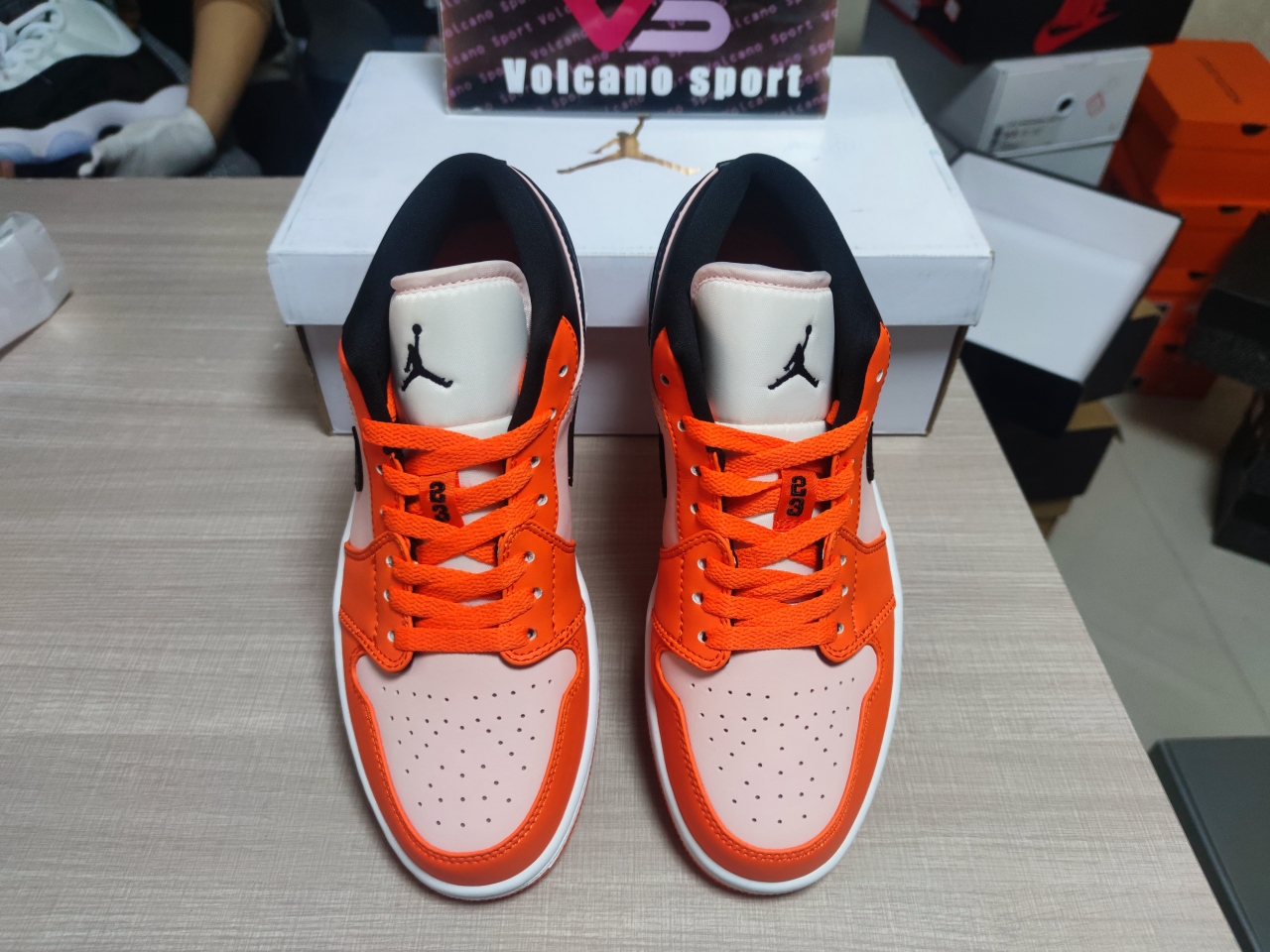 Jordan 1 Low Orange Black DM3379-600