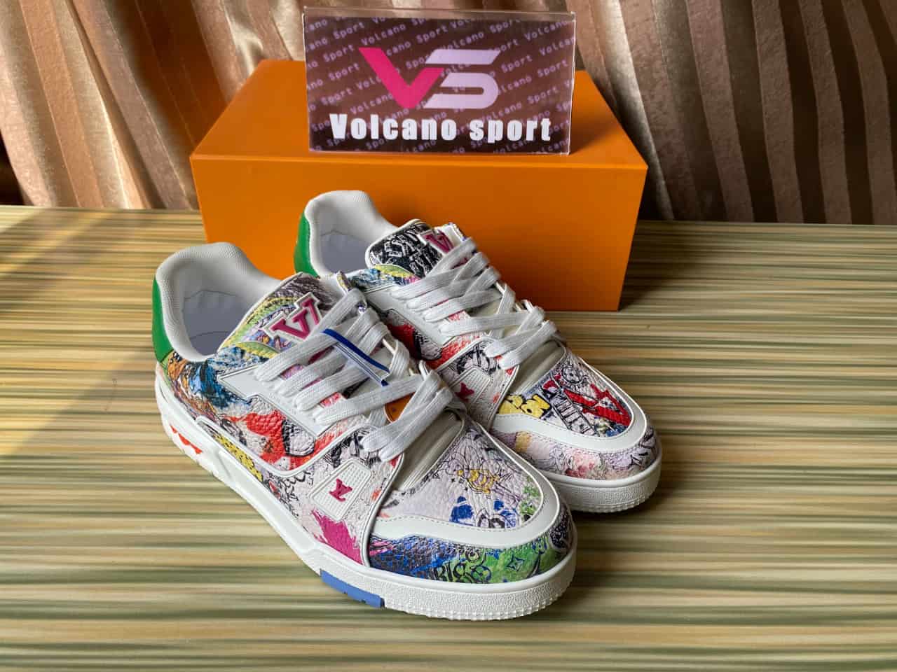 LV Trainer Comic Motifs Multi