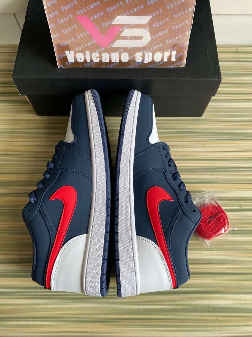 Jordan 1 Low USA CZ8454-400