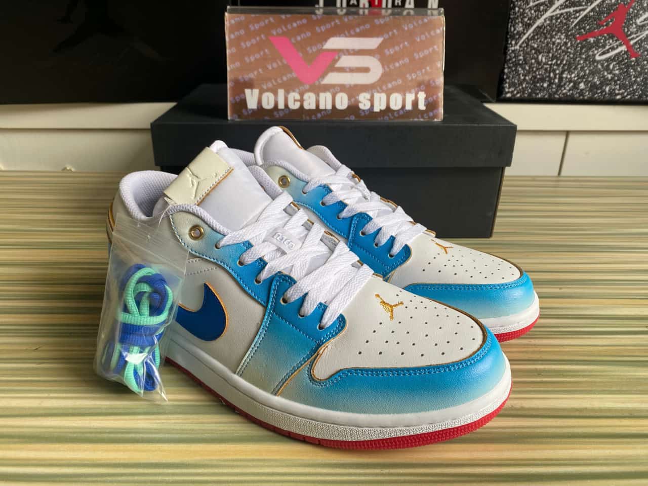 Jordan 1 Low SE University Blue Gradient FN8895-141