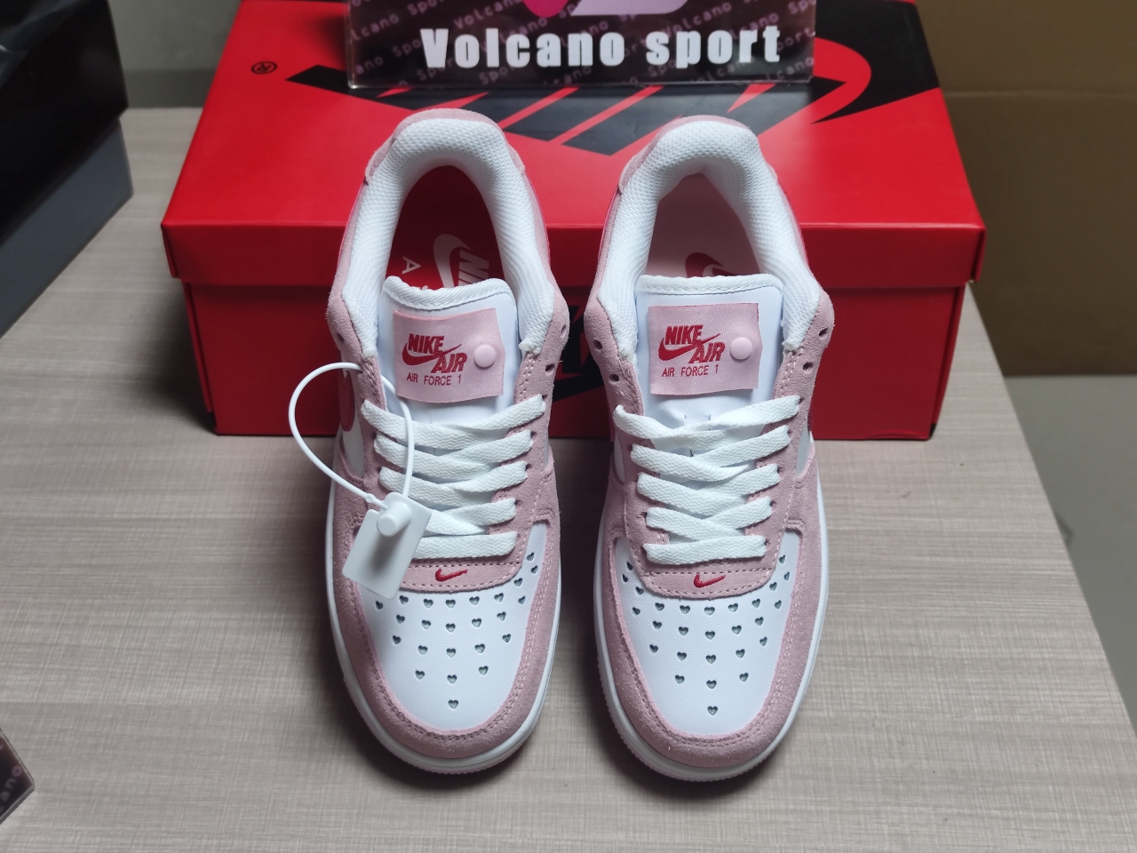 Air Force 1 Low '07 QS Valentine's Day Love Letter DD3384 600