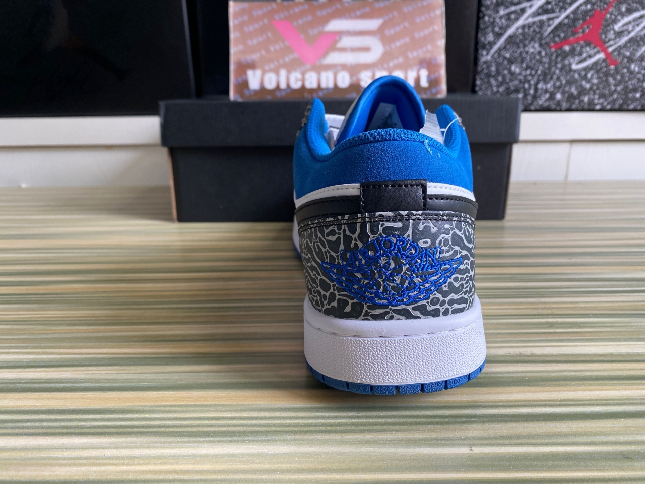 Jordan 1 Low SE True Blue DM1199-140