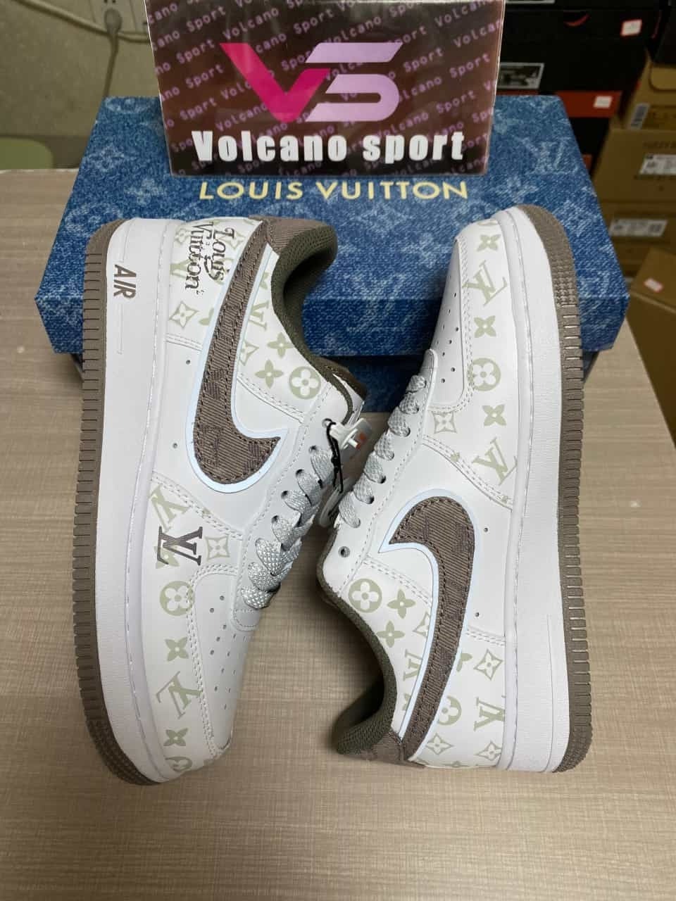 Air force1 x LV8 CV0670-300