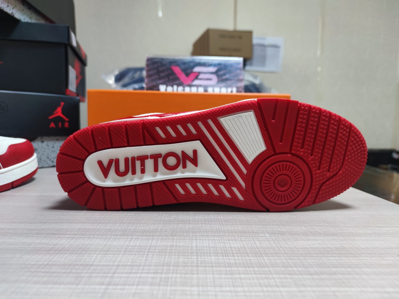 LV Trainer #54 Signature Red White