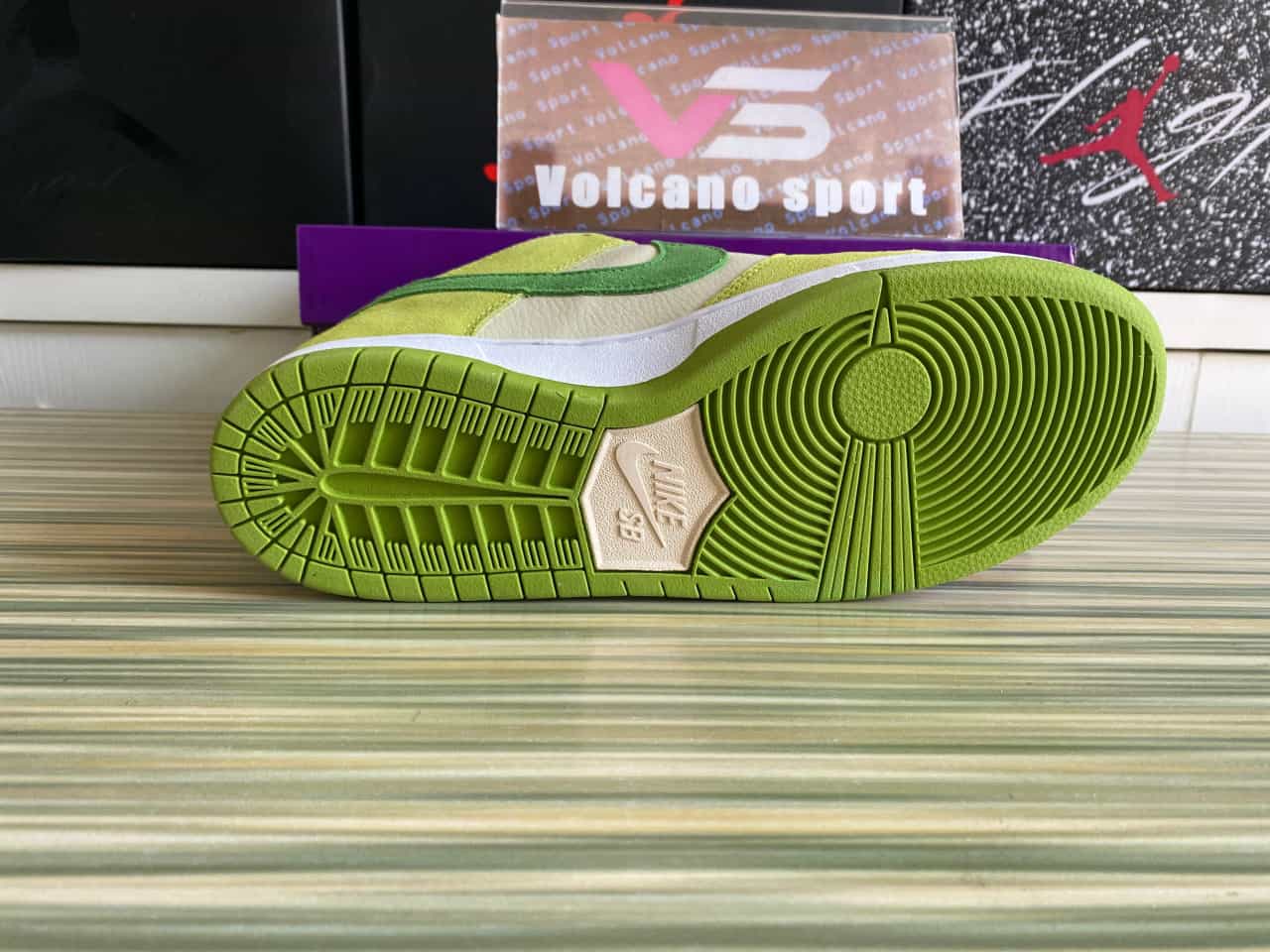 Dunk Low Green Apple DM0807-300