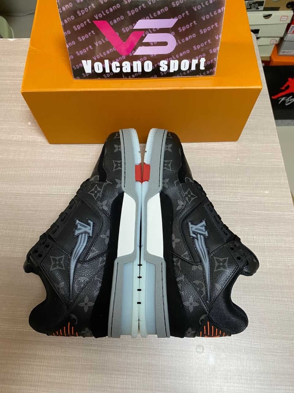 LV Trainer 'Monogram Eclipse