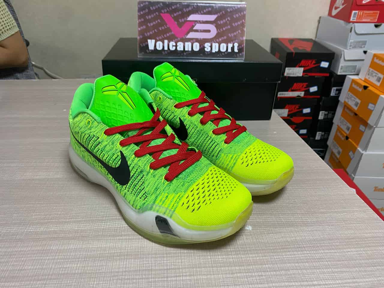 Kobe 10 Elite 'Grinch' iD 802817-901