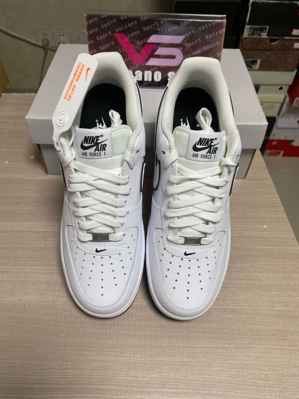 Air Force 1 '07 Low White Black Outline Swoosh DV0788-103