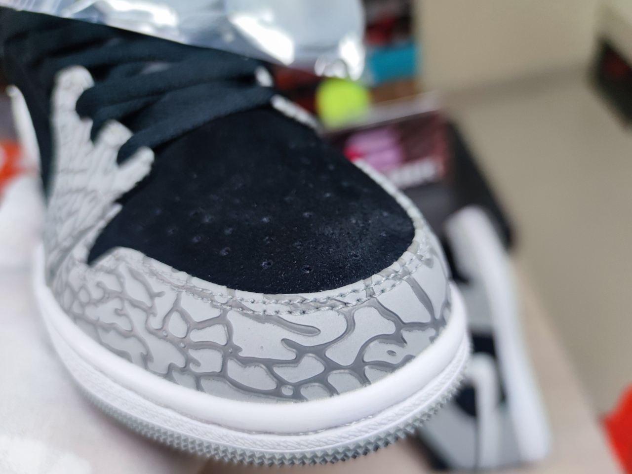 Jordan 1 Mid SE Elephant Print DM1200 016