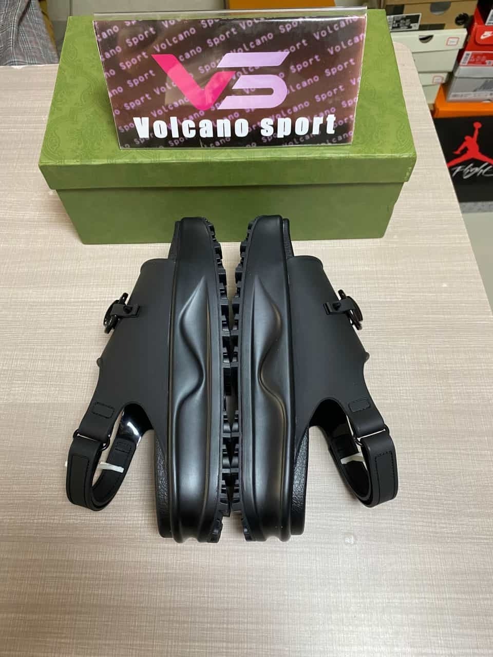 GUCCI Black Sandals With Horsebit