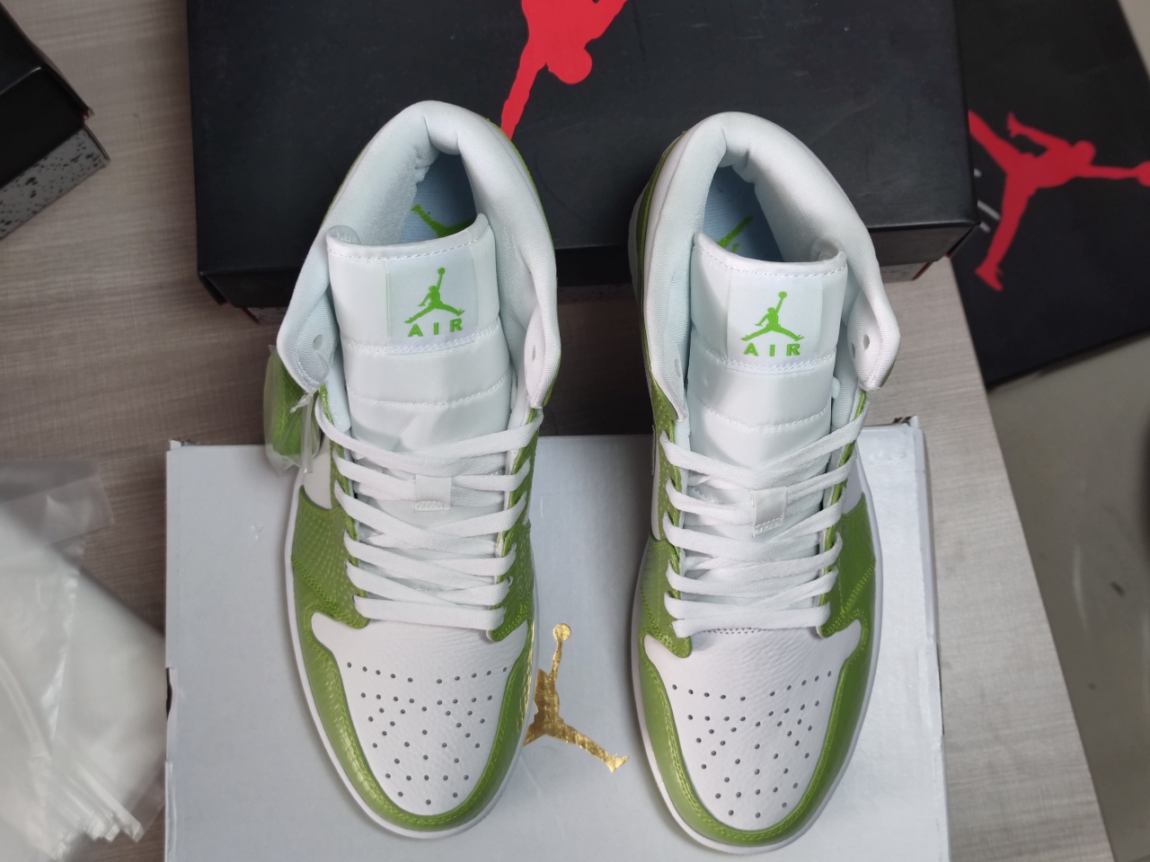 Jordan 1 Mid Green Python DV2959 113