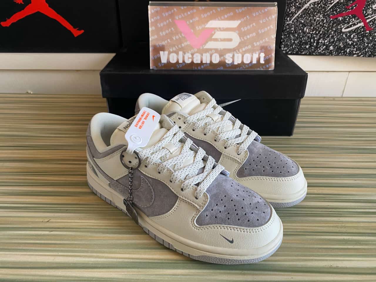 Dunk Low The North Face Off XD6188-020