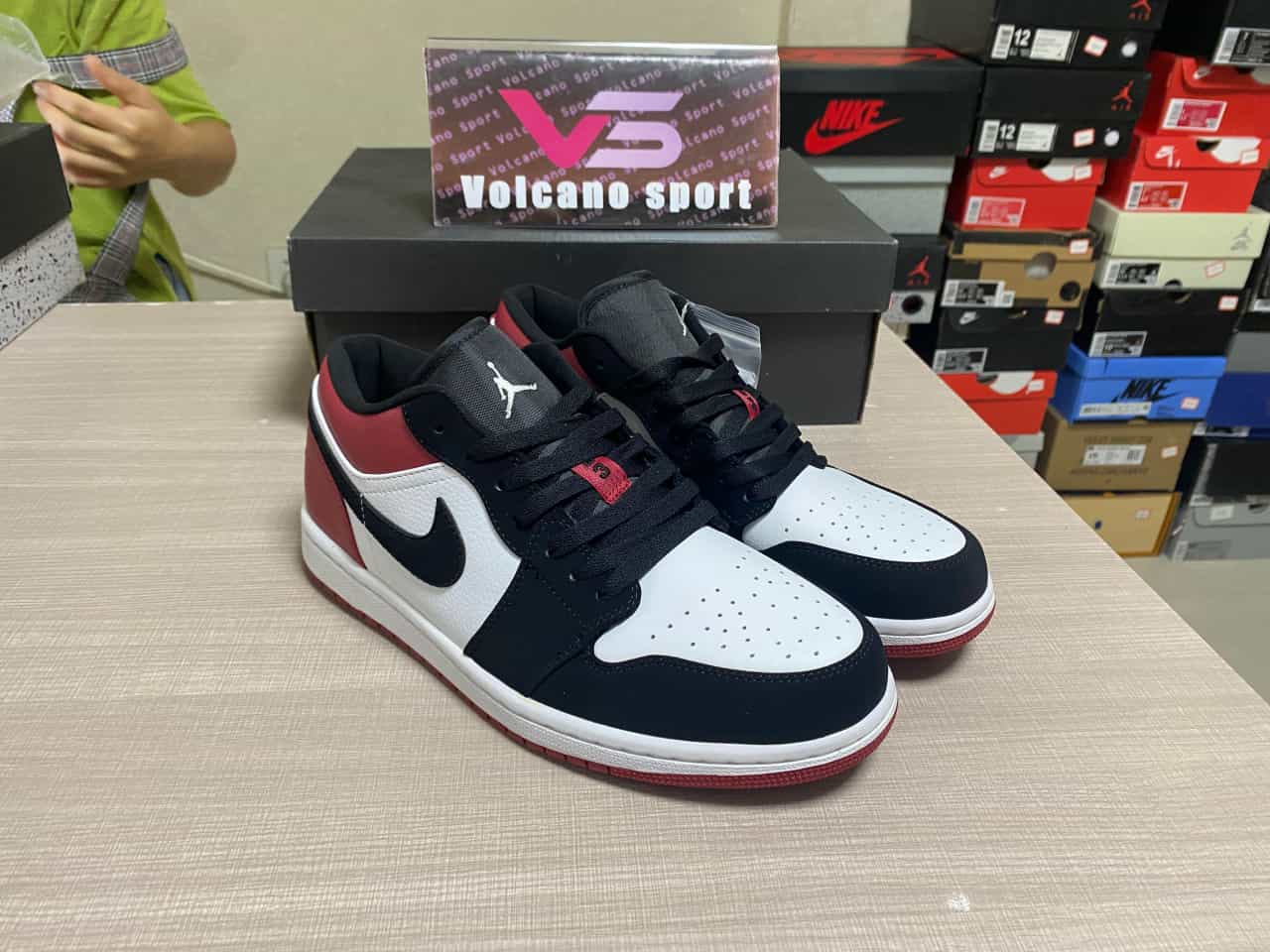 Jordan 1 Low Black Toe (2019) 553558-116