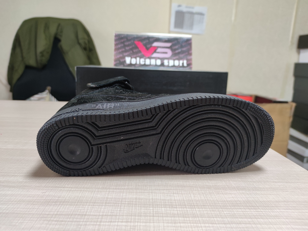 LV x Air force 1 mid Black