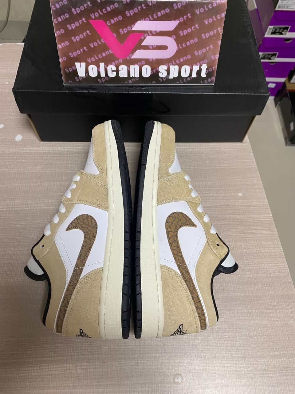 Jordan 1 Low SE Brown Elephant DZ4130-201