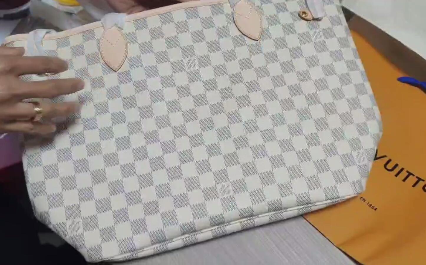 LV Neverfull Damier Azur GM Rose Ballerina Lining N41605