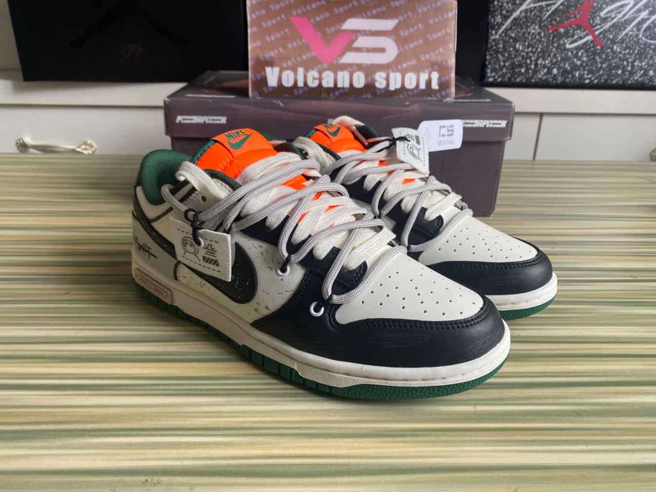 Nike Dunk Low ‘Hold Me Tight’ White Black Green DD1391-300