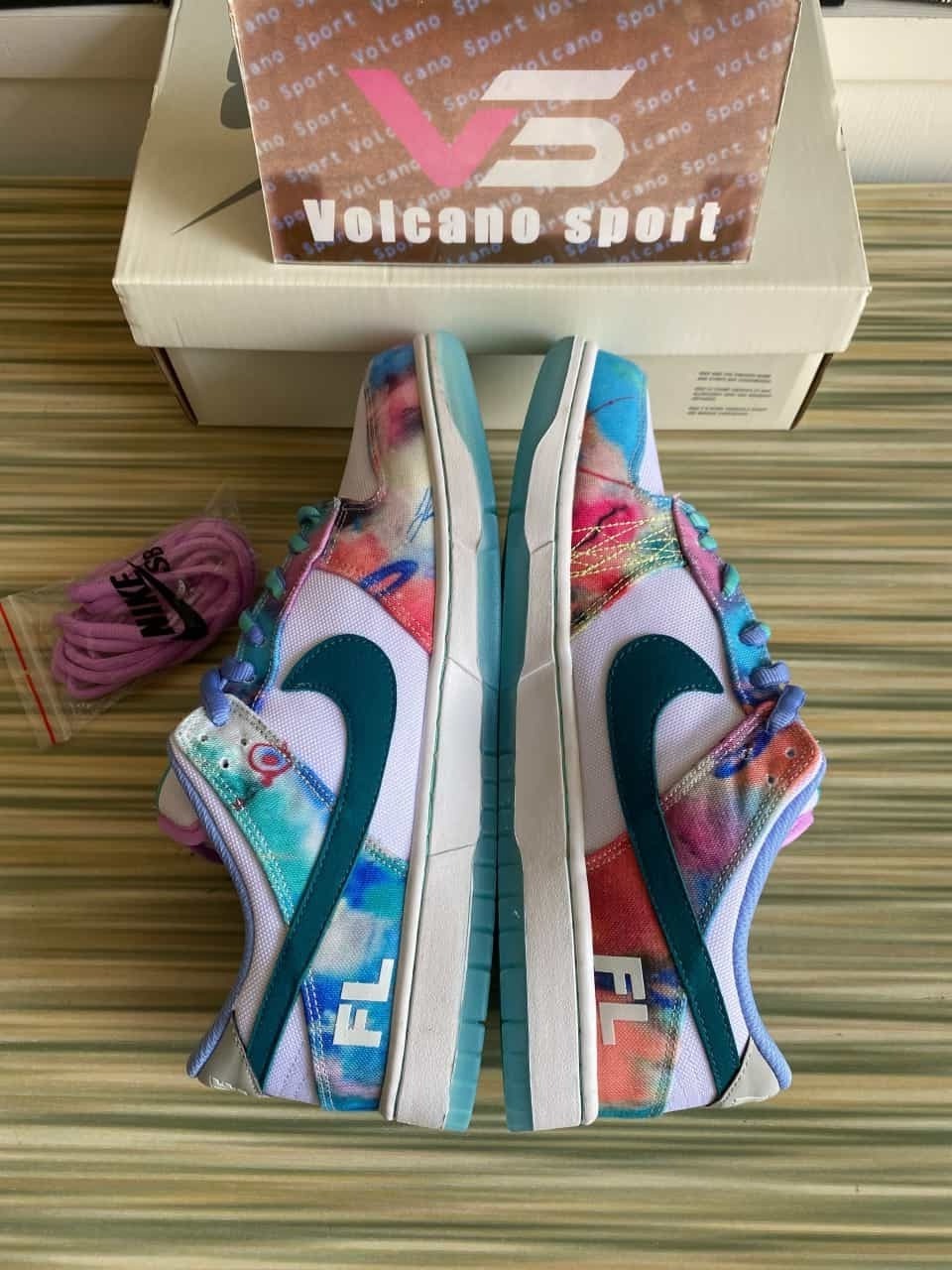 Dunk Low Futura Laboratories Bleached Aqua HF6061-400