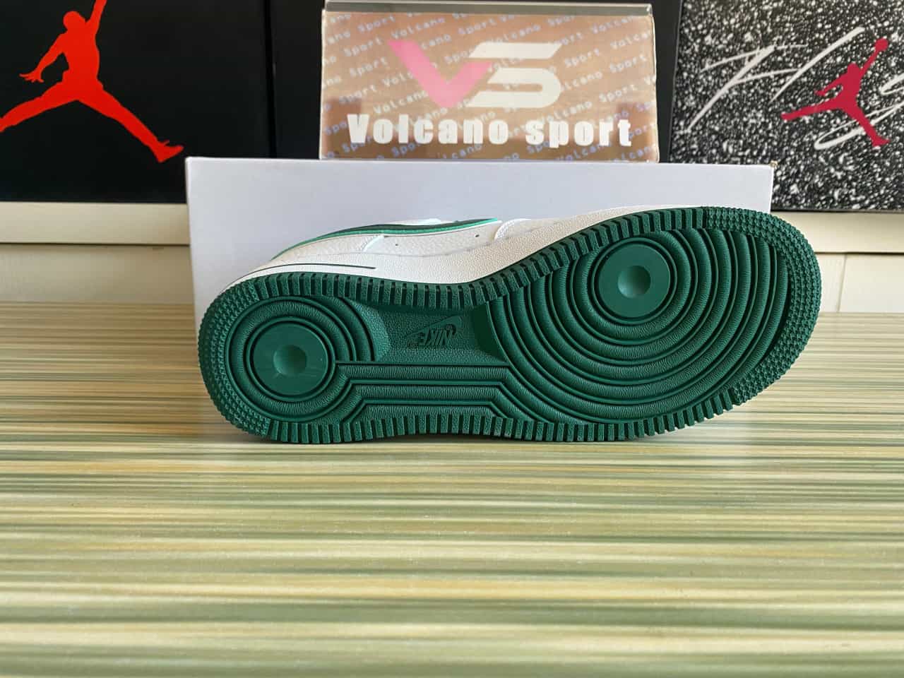 Air Force 1 Low White Dark Green AE1686-106