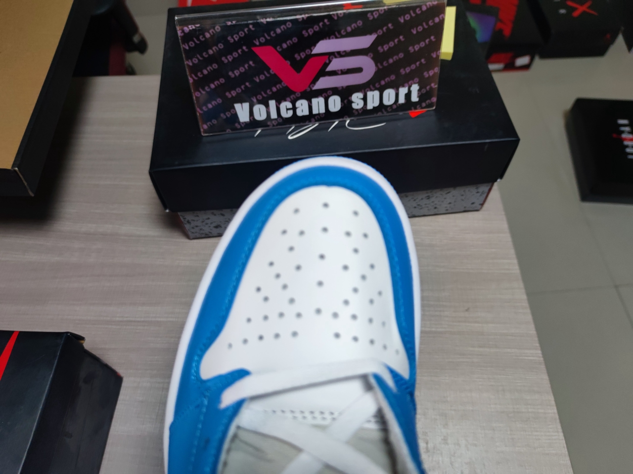 Jordan 1 Retro High OG UNC 555088 117