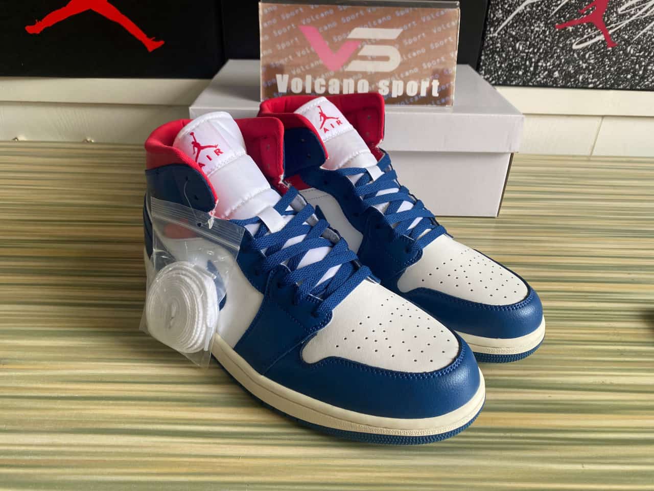 Jordan 1 Mid French Blue Gym Red BQ6472-146