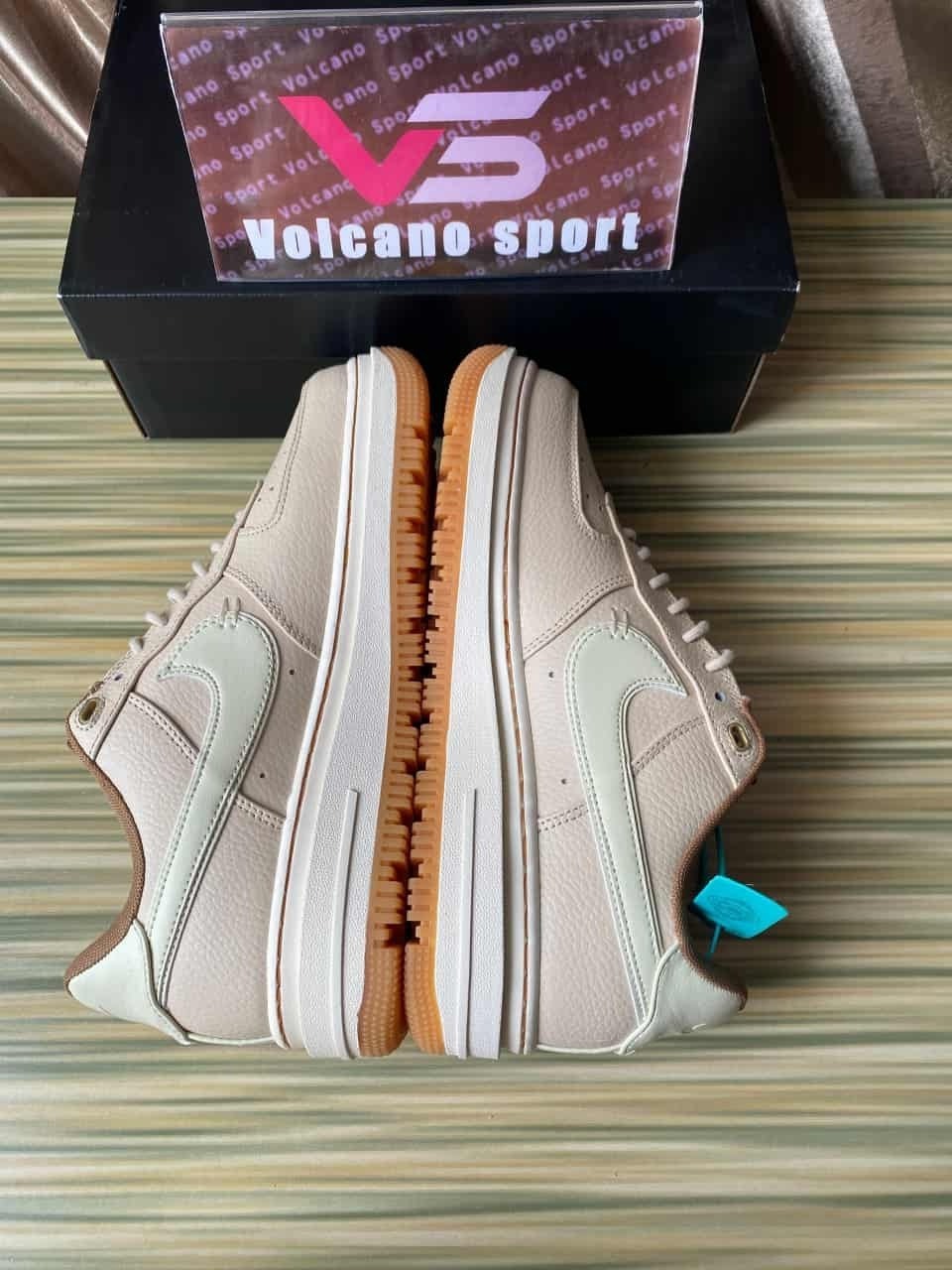 Air Force 1 Low Luxe Pearl White DB4109-200