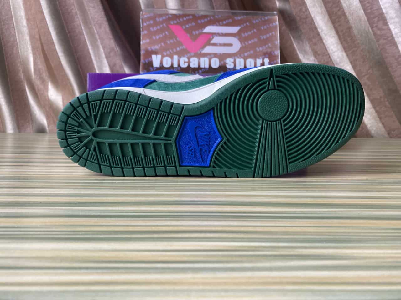 Nike SB Dunk Low Deep Royal Blue HF3704-400