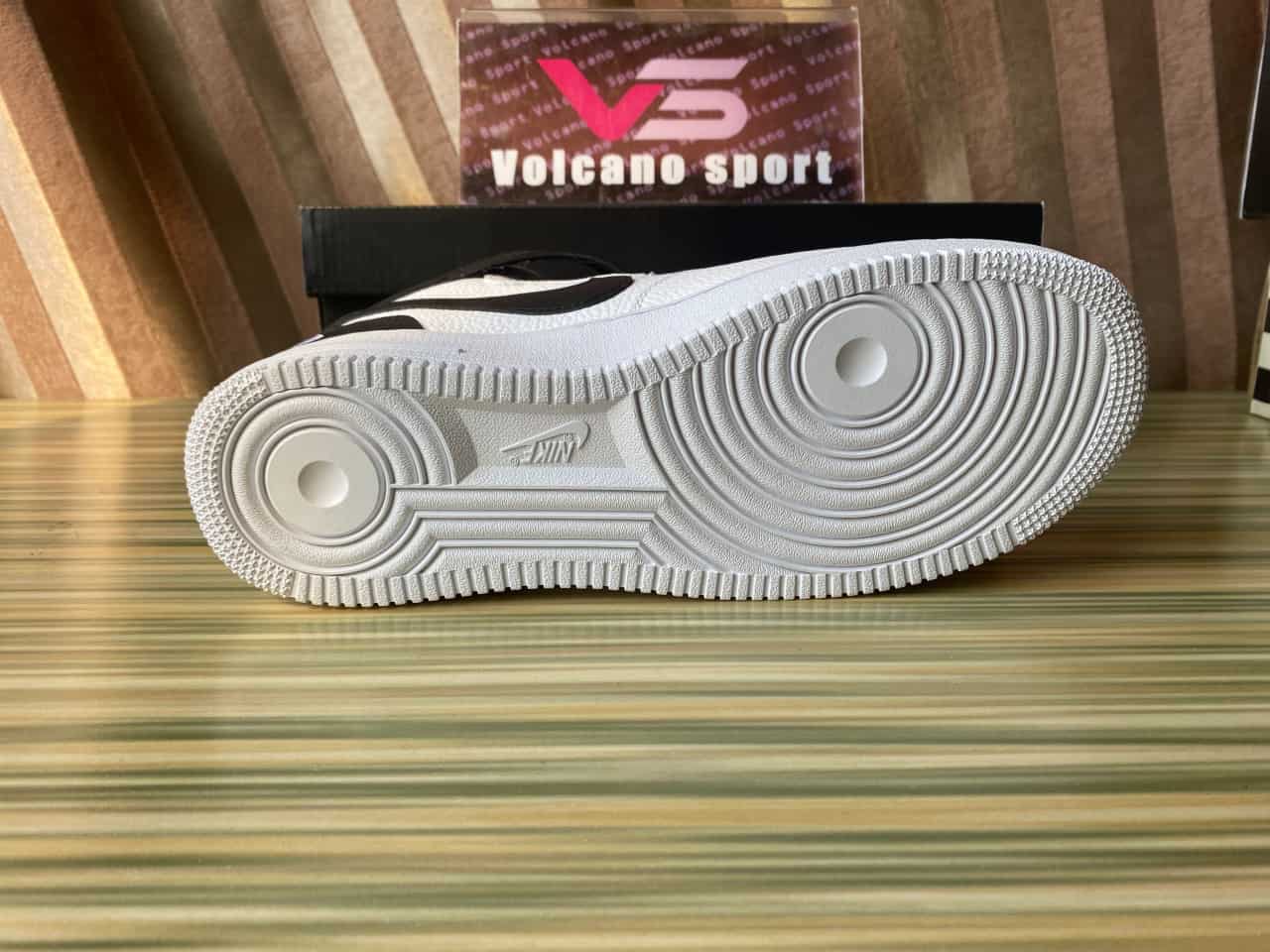 Air Force 1 Mid Utility White Black 804609-103