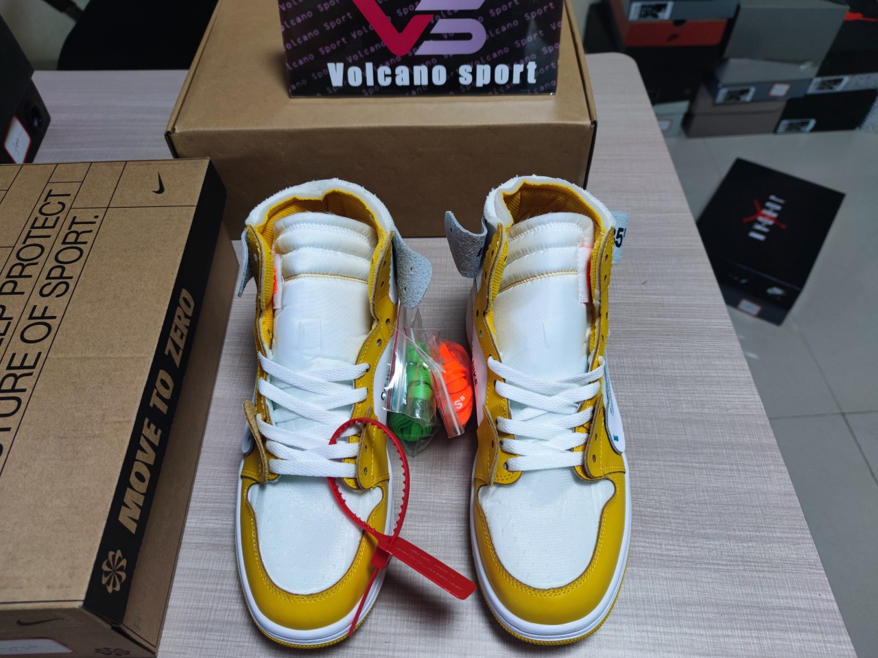 Off-White x Jordan 1 Retro High OG