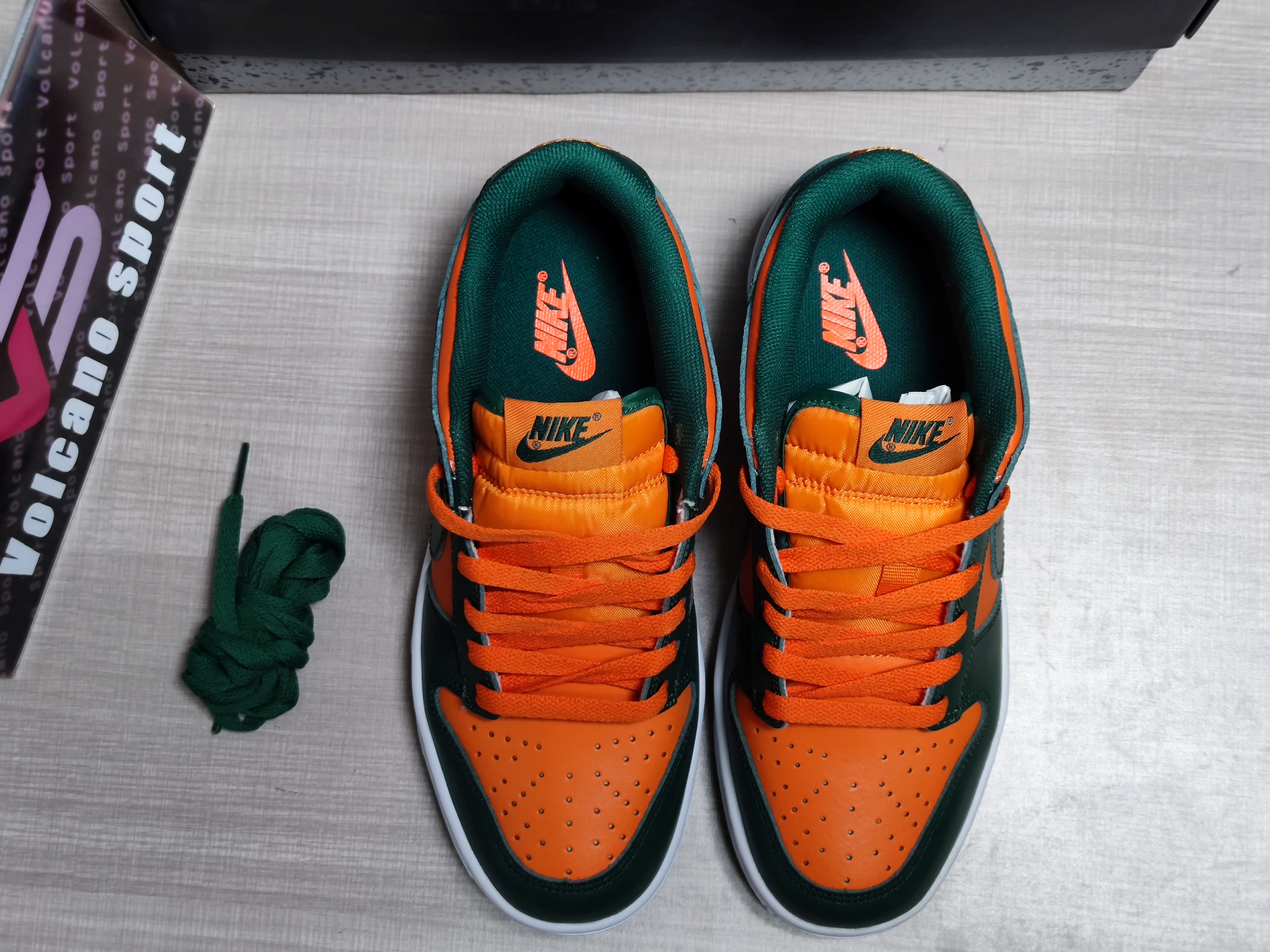 Dunk Low Retro Miami Hurricanes DD1391 300