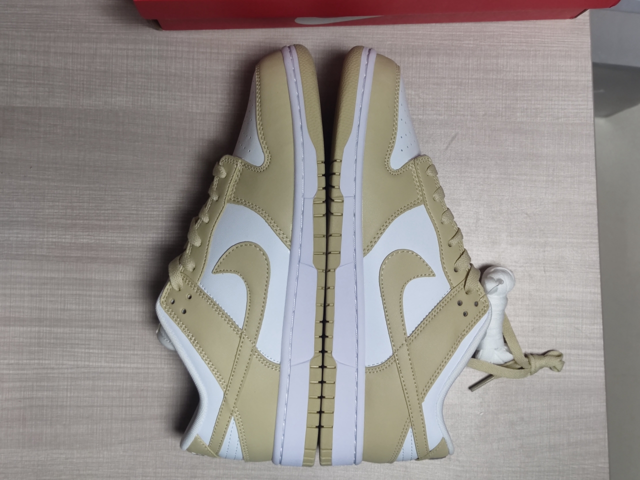 Dunk Low Team Gold DV0833-100