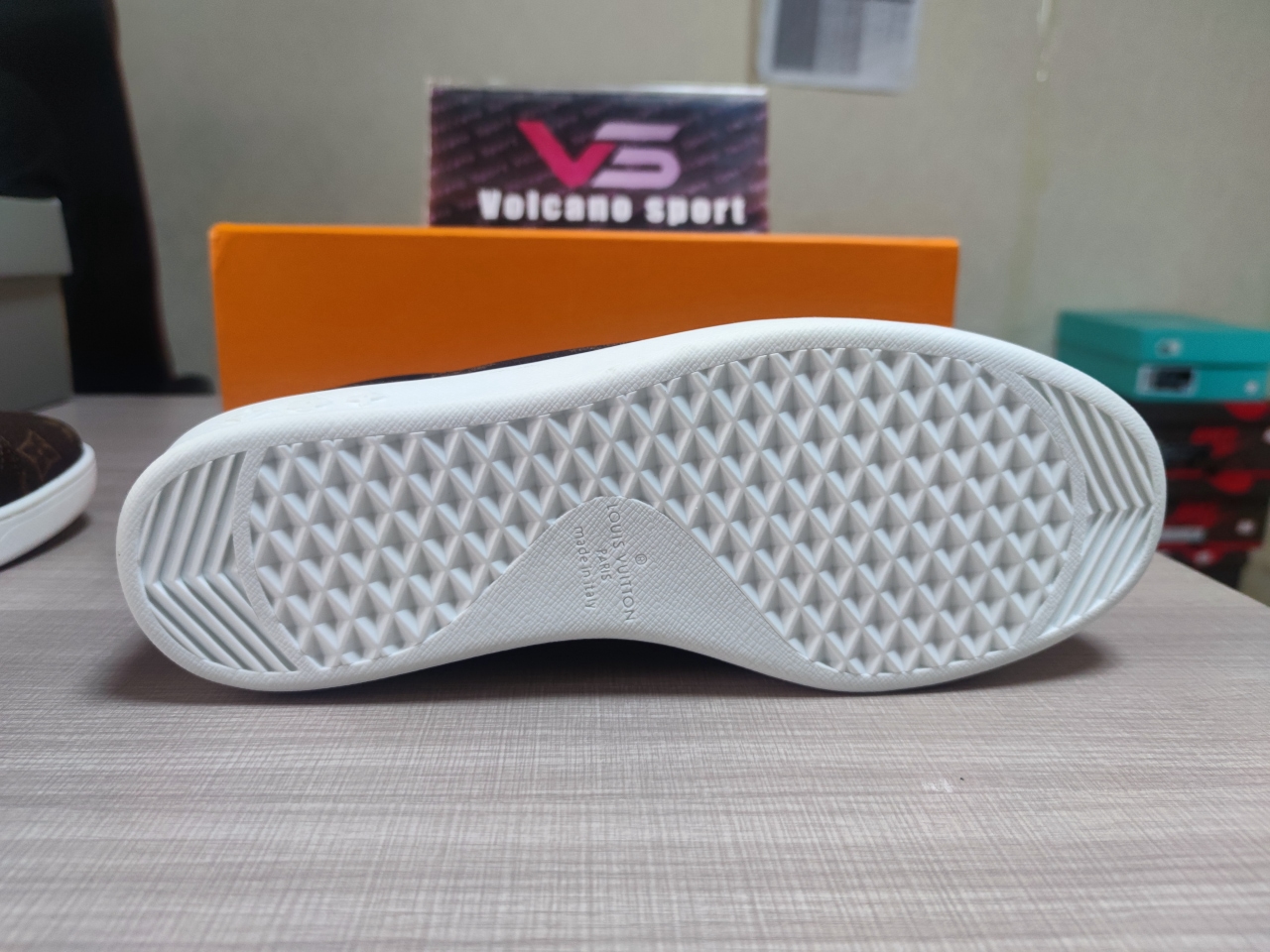 LV classic print shoes