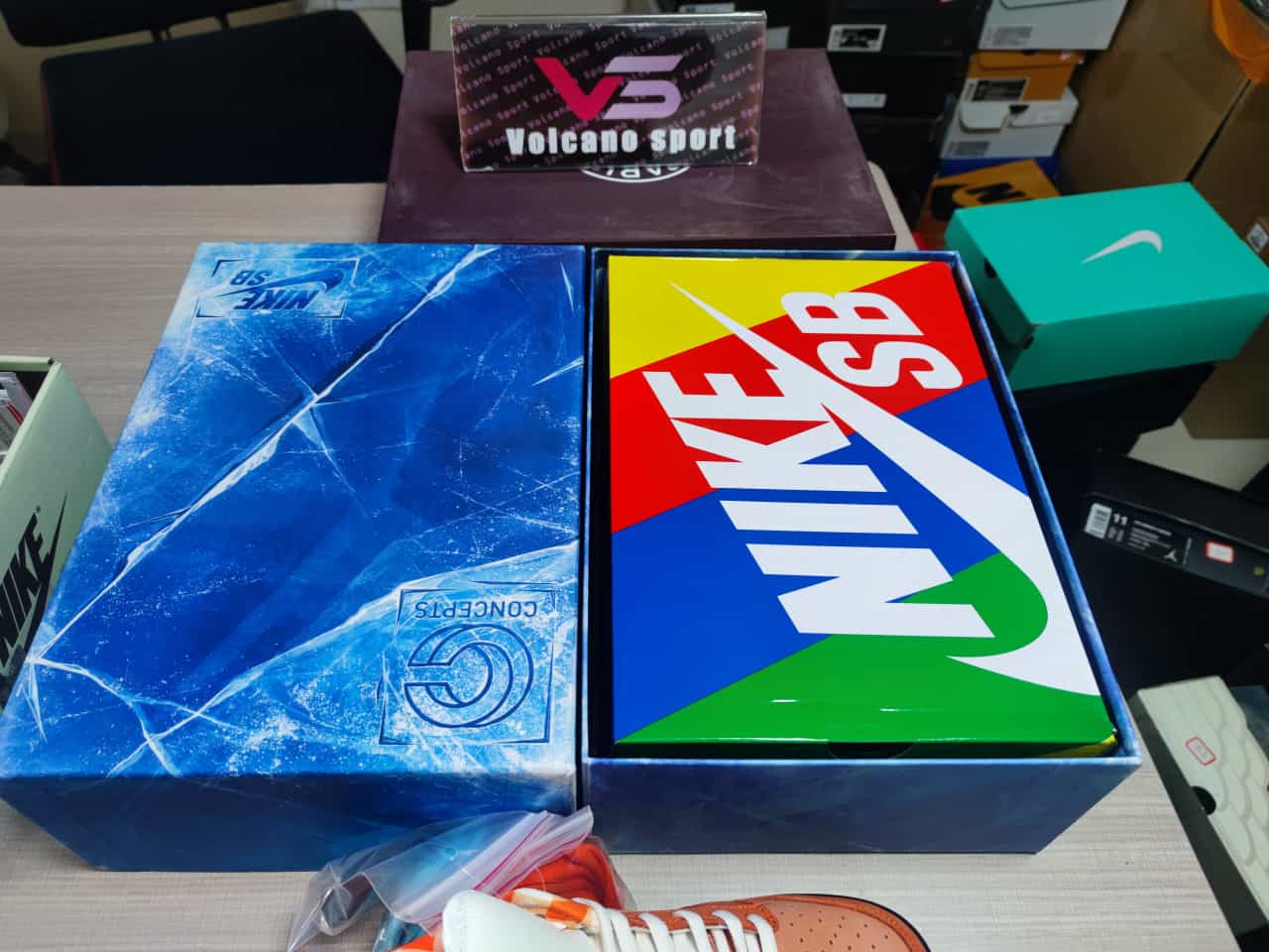 Concepts x SB Dunk Low “Orange Lobster” FD8776-800