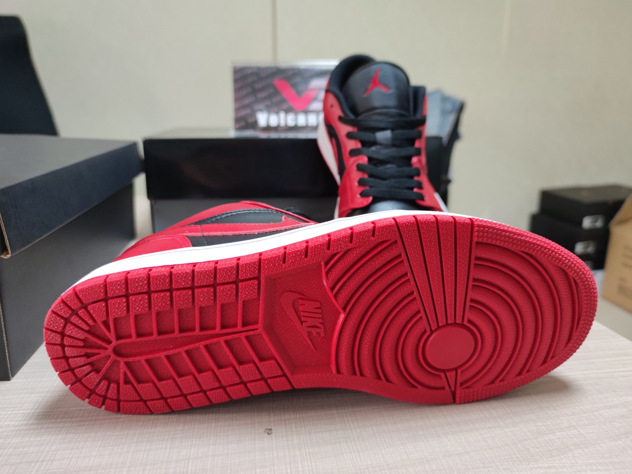 Jordan 1 Low“ Varsity Red”553558 606